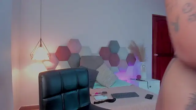 MelissaFoxx online show from February 18, 12:17 pm