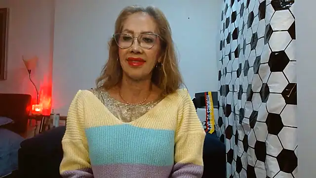 Snapshot of Canelita28 chatting on June 29, 12:39 am Canelita28 online show from June 29, 12:39 am
