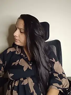Snapshot of Simran-Kaur143 chatting on July 9, 10:19 am Simran-Kaur143 online show from July 9, 10:19 am