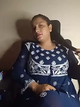 Snapshot of Simran-Kaur143 chatting on July 11, 10:07 am Simran-Kaur143 online show from July 11, 10:07 am