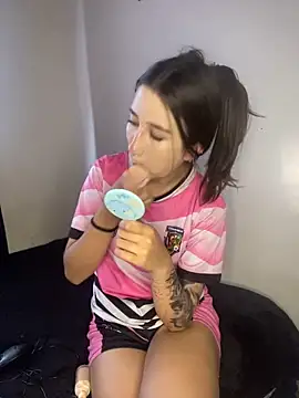  Luuna online show from March 22, 6:25 pm