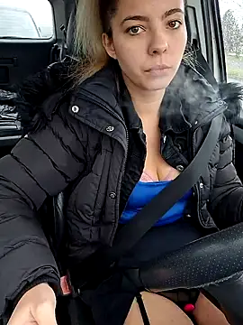 Snapshot of allinqueen chatting on December 14, 12:44 pm allinqueen online show from December 14, 12:44 pm