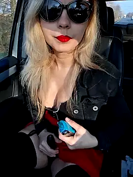 Snapshot of allinqueen chatting on February 6, 7:56 am allinqueen online show from February 6, 7:56 am