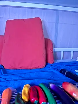 Snapshot of allinqueen chatting on February 18, 1:33 pm allinqueen online show from February 18, 1:33 pm