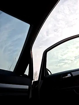 Snapshot of allinqueen chatting on March 9, 1:26 pm allinqueen online show from March 9, 1:26 pm