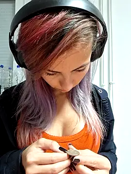 Snapshot of allinqueen chatting on October 1, 1:55 am allinqueen online show from October 1, 1:55 am