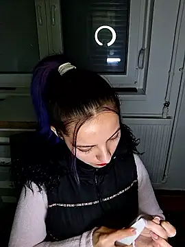 Snapshot of allinqueen chatting on January 9, 12:24 am allinqueen online show from January 9, 12:24 am