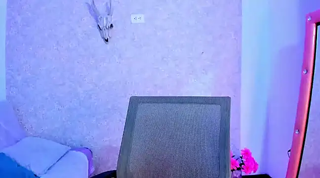 Snapshot of AliciaChelios chatting on December 31, 5:11 am AliciaChelios online show from December 31, 5:11 am