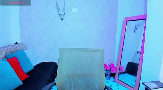 Snapshot of AliciaChelios chatting on February 2, 9:34 pm AliciaChelios online show from February 2, 9:34 pm