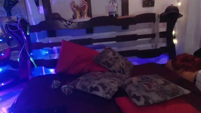 laye19 online show from February 15, 11:14 pm