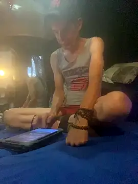 laye19 online show from October 25, 10:59 pm