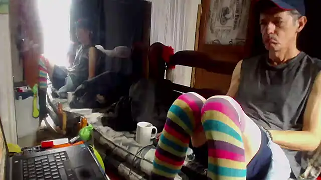 laye19 online show from November 15, 9:54 pm