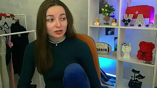  Barbie Kiss  online show from February 10, 3:27 pm