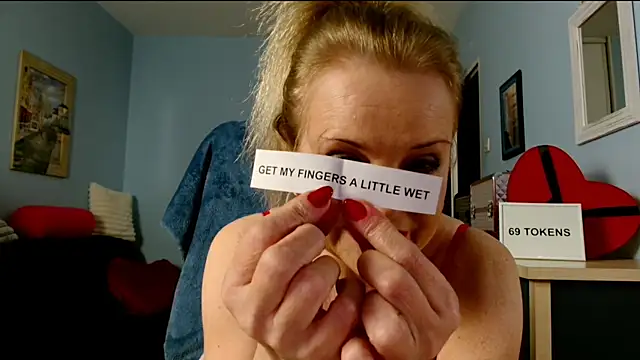 sexyjennyeu online show from March 8, 9:40 pm