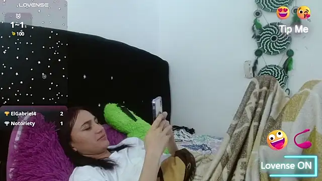 Snapshot of SexyTokio4 chatting on December 6, 3:11 pm SexyTokio4 online show from December 6, 3:11 pm