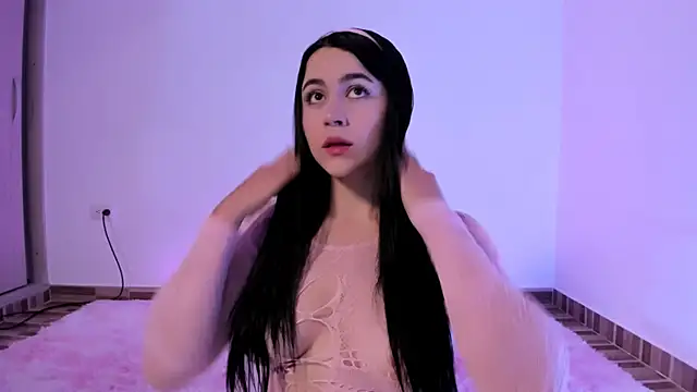 CoralineKam1 online show from January 8, 4:33 pm