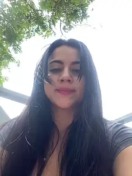 CoralineKam1 online show from January 24, 3:45 pm