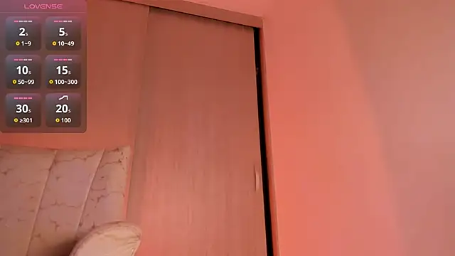 CoralineKam1 online show from November 6, 8:10 pm