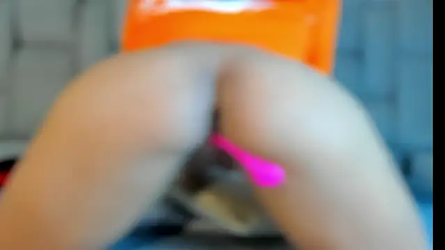 Hanna lens online show from March 1, 6:21 pm