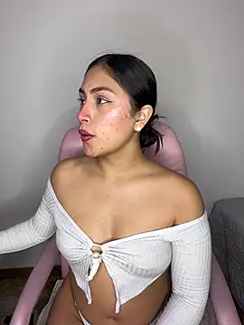 Snapshot of _Danaa chatting on March 21, 7:13 pm Danaa online show from March 21, 7:13 pm