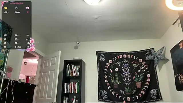 Aria Fields online show from April 16, 2:51 pm