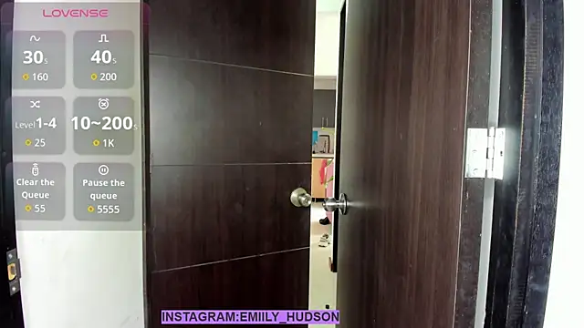 emily huddson  online show from October 3, 5:54 pm