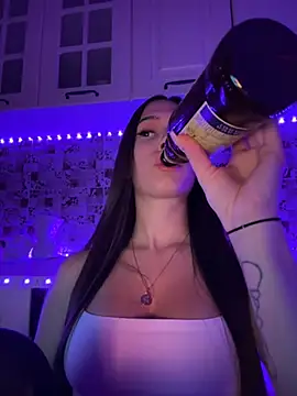 Snapshot of EricaWalls chatting on December 15, 6:04 pm EricaWalls online show from December 15, 6:04 pm