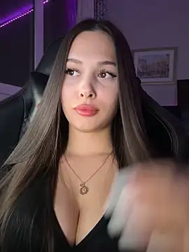 EricaWalls online show from November 22, 7:24 pm