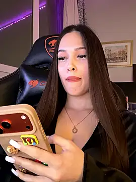 EricaWalls online show from February 3, 6:57 pm