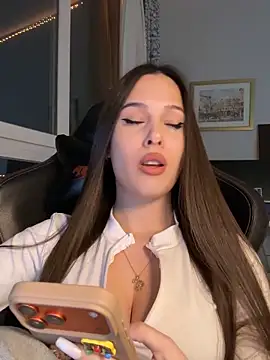 EricaWalls online show from March 11, 7:53 pm