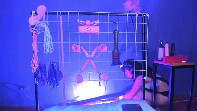 vanelope11 online show from February 12, 7:35 pm