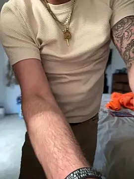 PeytonJohnn online show from November 25, 8:42 pm