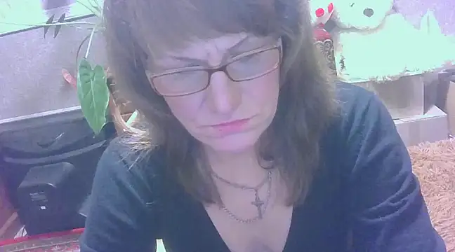 Snapshot of Manulyonok51 chatting on December 13, 2:10 am Manulyonok51 online show from December 13, 2:10 am