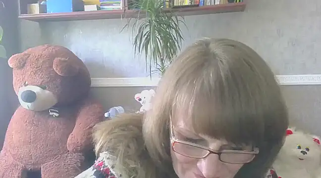 Snapshot of Manulyonok51 chatting on February 19, 10:45 am Manulyonok51 online show from February 19, 10:45 am