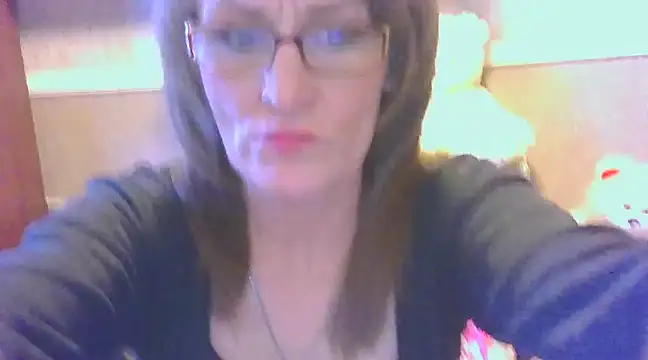 Snapshot of Manulyonok51 chatting on February 28, 6:21 am Manulyonok51 online show from February 28, 6:21 am