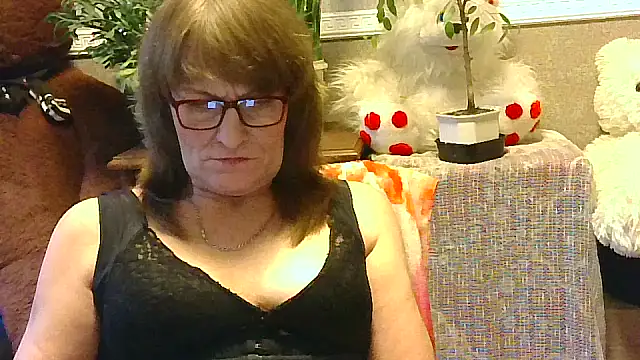 Snapshot of Manulyonok51 chatting on October 11, 5:17 am Manulyonok51 online show from October 11, 5:17 am