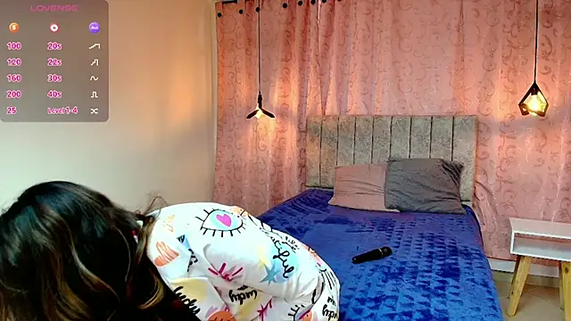 Snapshot of VioletaScott_ chatting on March 20, 12:43 pm VioletaScott online show from March 20, 12:43 pm