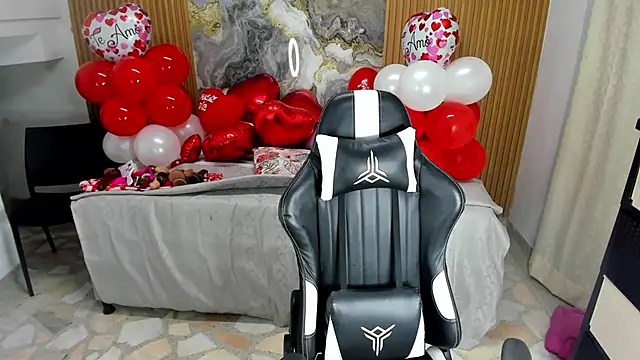 Danna topless online show from February 19, 12:00 pm