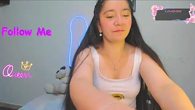Snapshot of litle_mily_ chatting on July 18, 10:02 pm litle mily online show from July 18, 10:02 pm