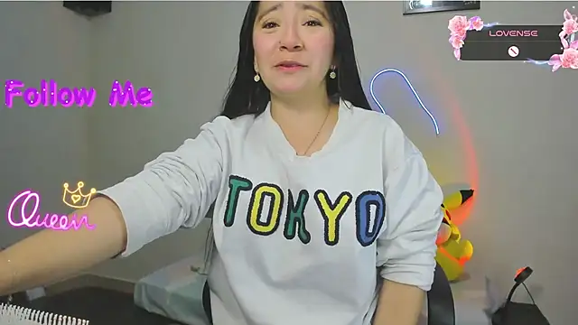 Snapshot of litle_mily_ chatting on July 23, 10:08 pm litle mily online show from July 23, 10:08 pm