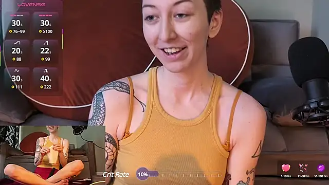 lovelylucyy online show from March 3, 8:32 pm