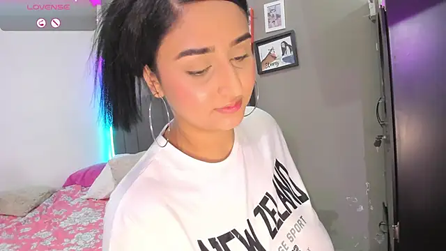 curvy jhacky online show from February 9, 3:53 am