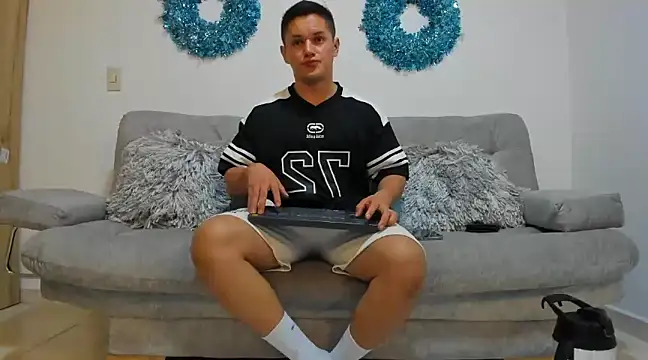 julian wallace online show from January 14, 12:43 am