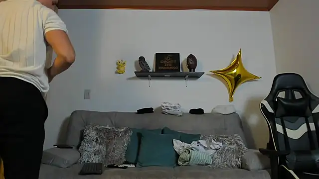 julian wallace online show from September 13, 7:57 pm