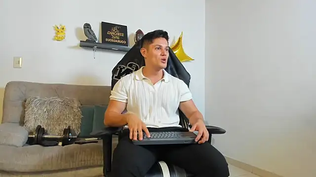 julian wallace online show from October 13, 12:54 am