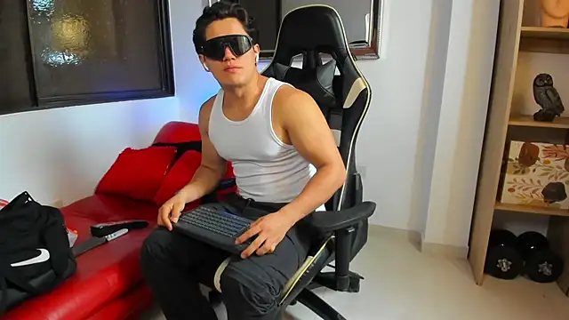 julian wallace online show from March 12, 4:13 pm