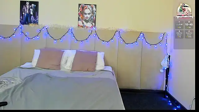 Snapshot of MuscleXXXBarbie chatting on December 31, 11:28 pm MuscleXXXBarbie online show from December 31, 11:28 pm