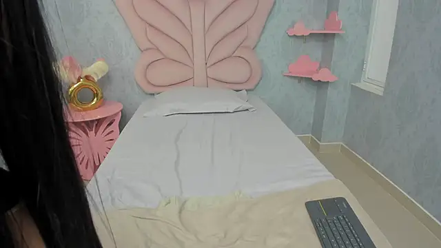 MaddyCute4u online show from February 12, 2:43 pm