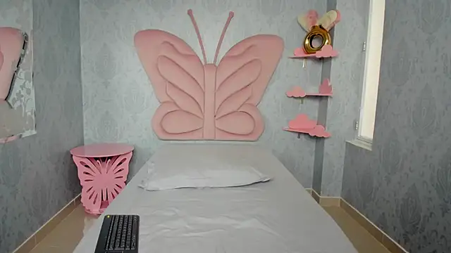 MaddyCute4u online show from February 19, 4:55 pm