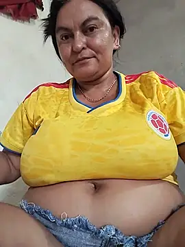 Snapshot of Horny-Mommy-Dirty chatting on June 10, 2:38 pm Horny-Mommy-Dirty online show from June 10, 2:38 pm